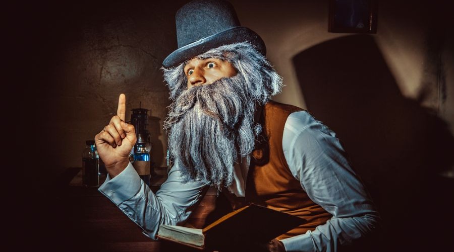 ebener scrooge_shutterstock_757609399 900x500